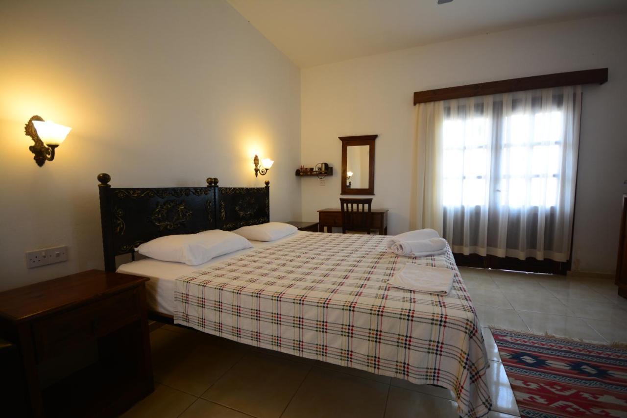 Villa Lembos Hotel Karpaz Rizokarpaso Екстер'єр фото