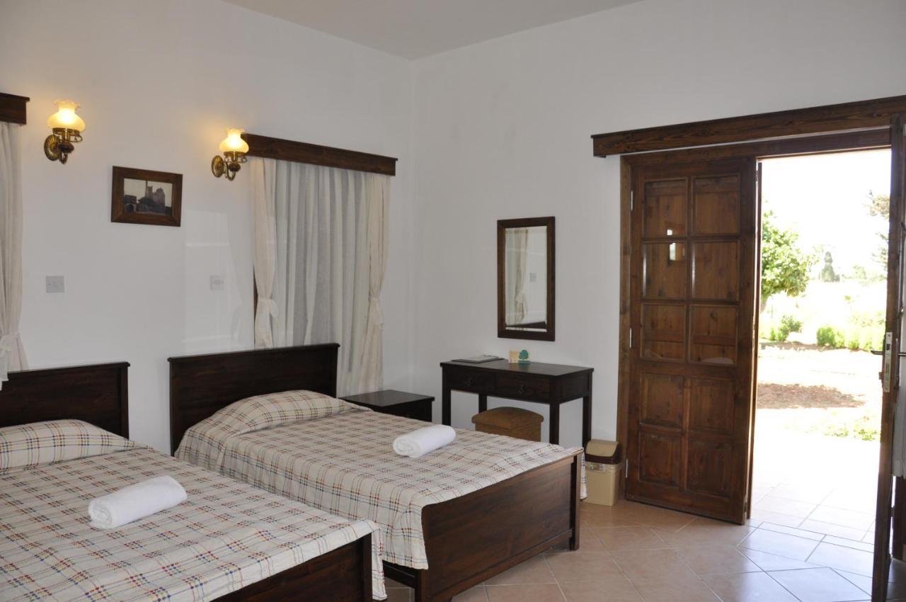 Villa Lembos Hotel Karpaz Rizokarpaso Екстер'єр фото