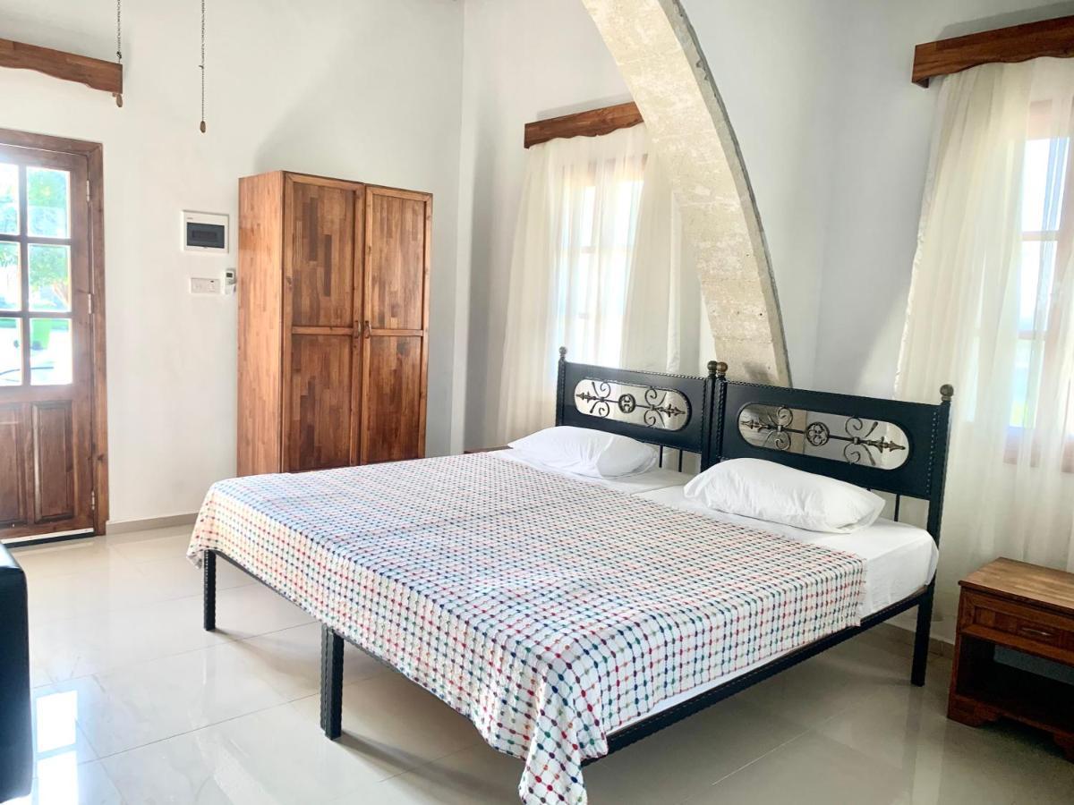 Villa Lembos Hotel Karpaz Rizokarpaso Екстер'єр фото