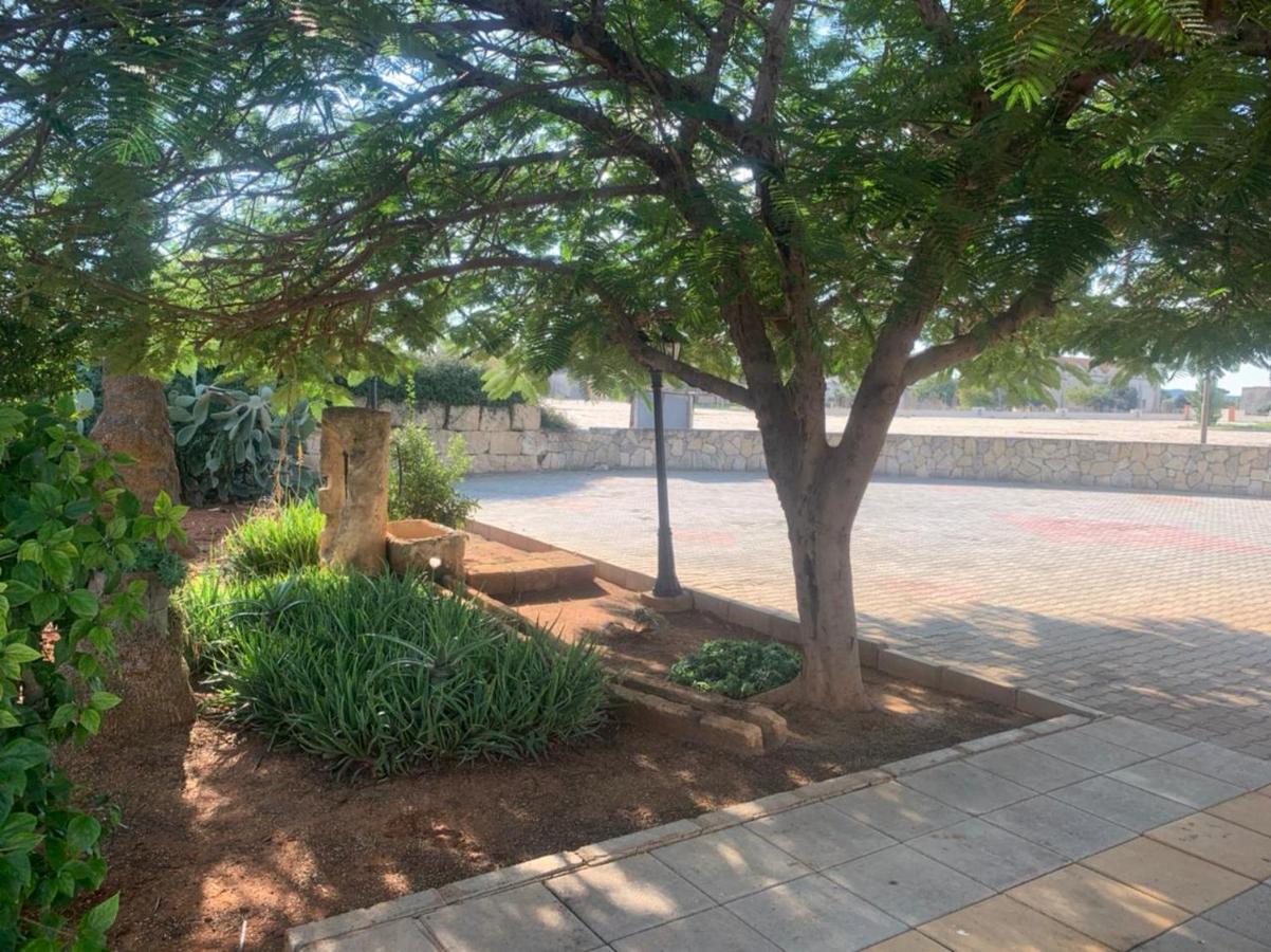 Villa Lembos Hotel Karpaz Rizokarpaso Екстер'єр фото